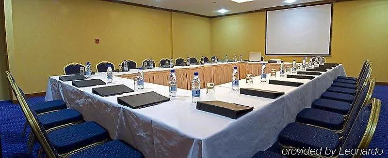 Chelsea Gardens Hotel Apartment Dubai Aparthotel